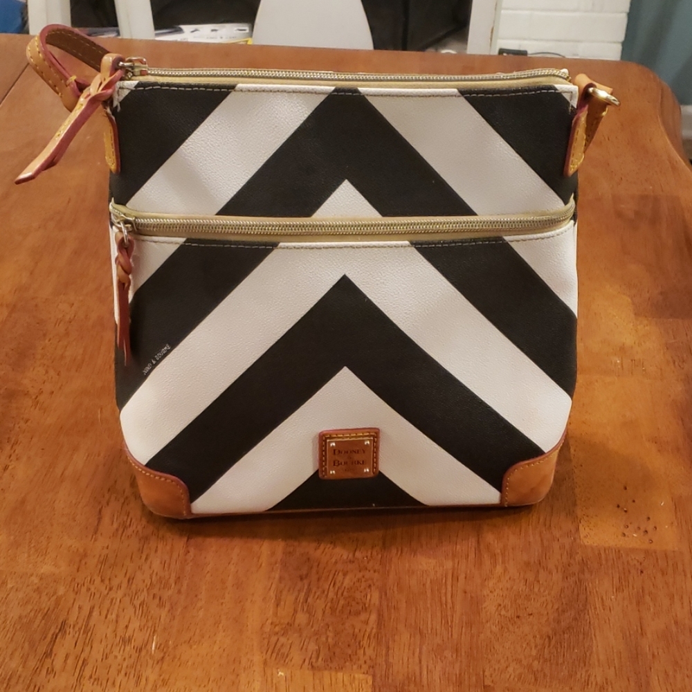 Dooney & Bourke - Authentic